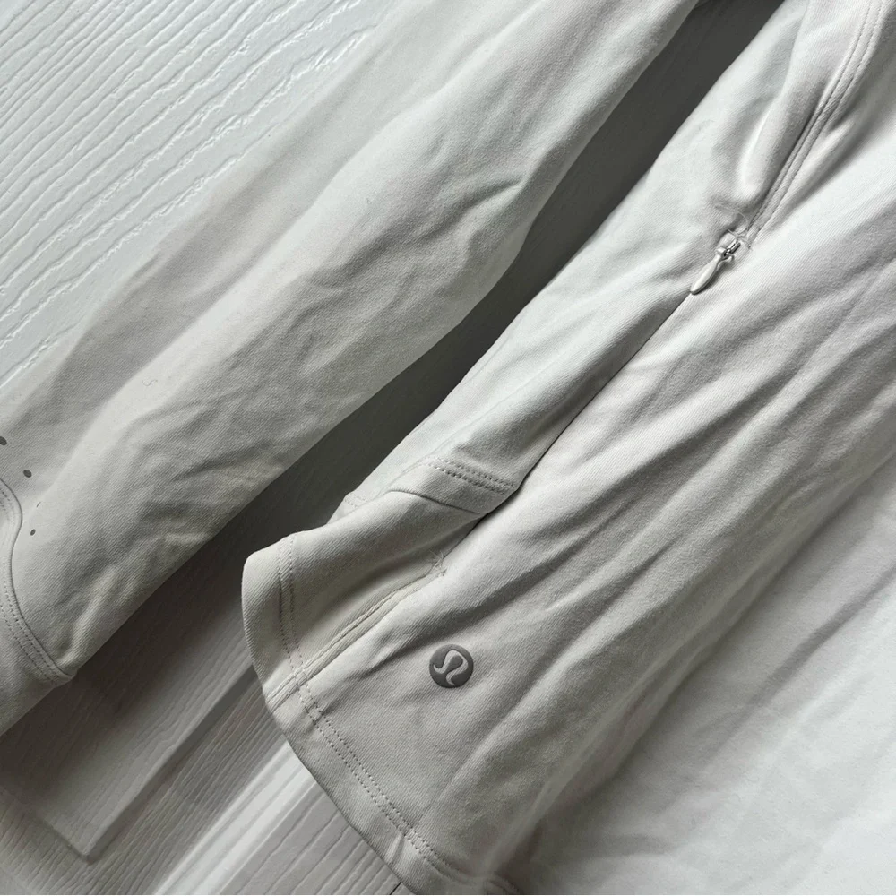 Lululemon Grey/White Mock Neck Long Sleeve Shirt Size 8 - Picture 5 of 6